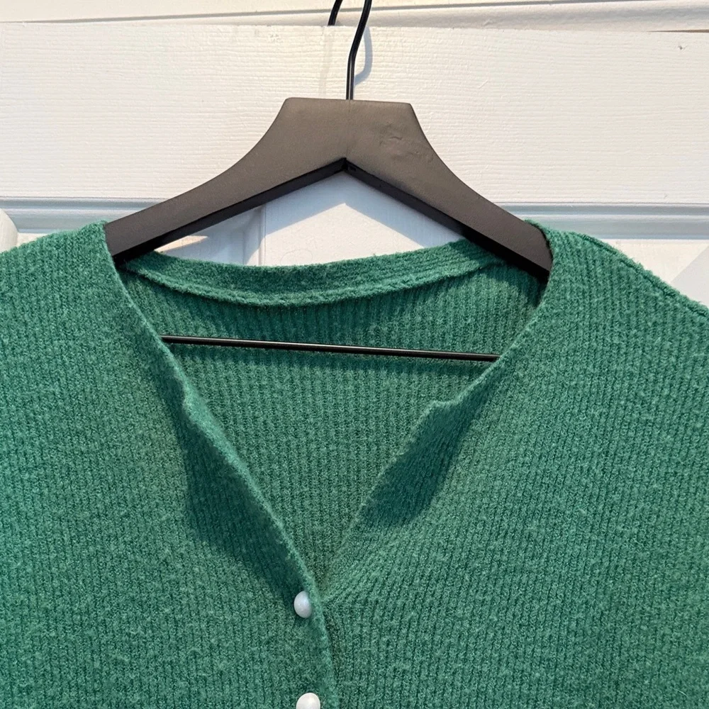 Emerald Green Peplum Button Down V-Neck Cardigan size M - Picture 6 of 13